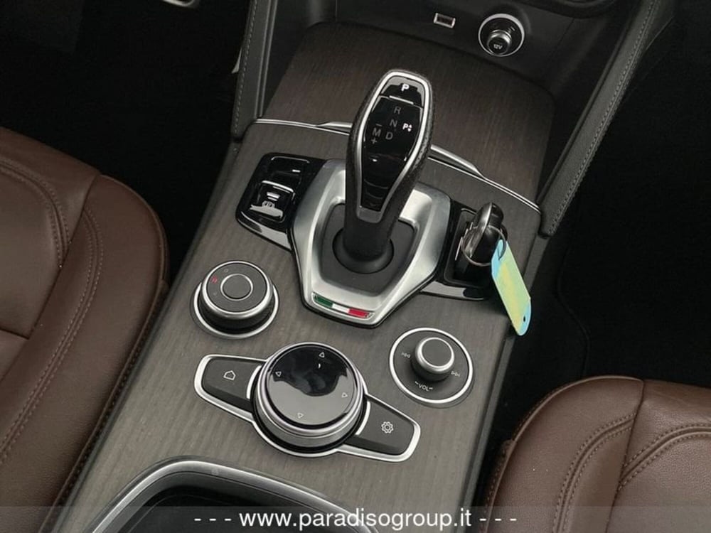 Alfa Romeo Stelvio usata a Catanzaro (19)