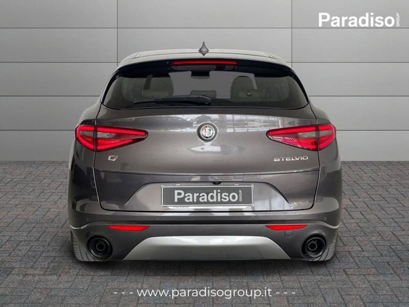 Alfa Romeo Stelvio usata a Catanzaro (4)