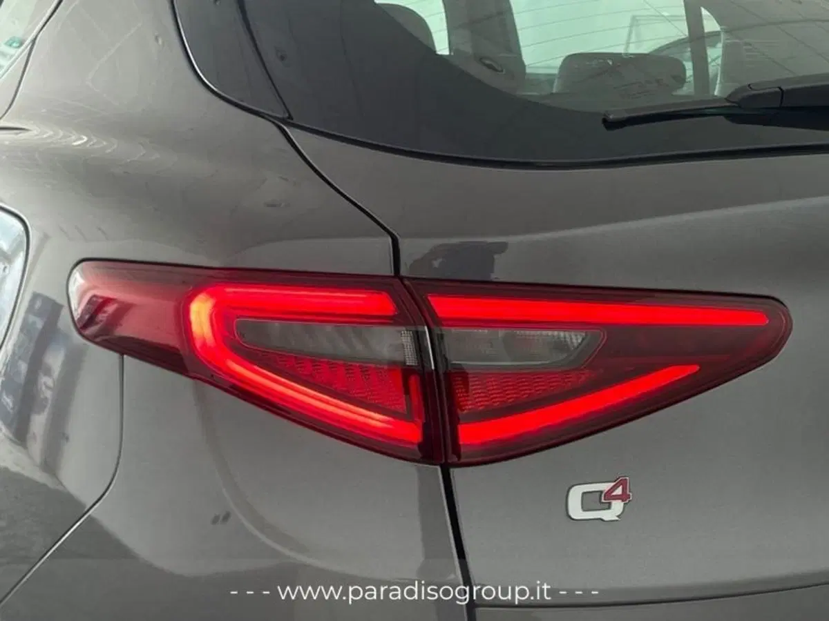Alfa Romeo Stelvio usata a Catanzaro (9)