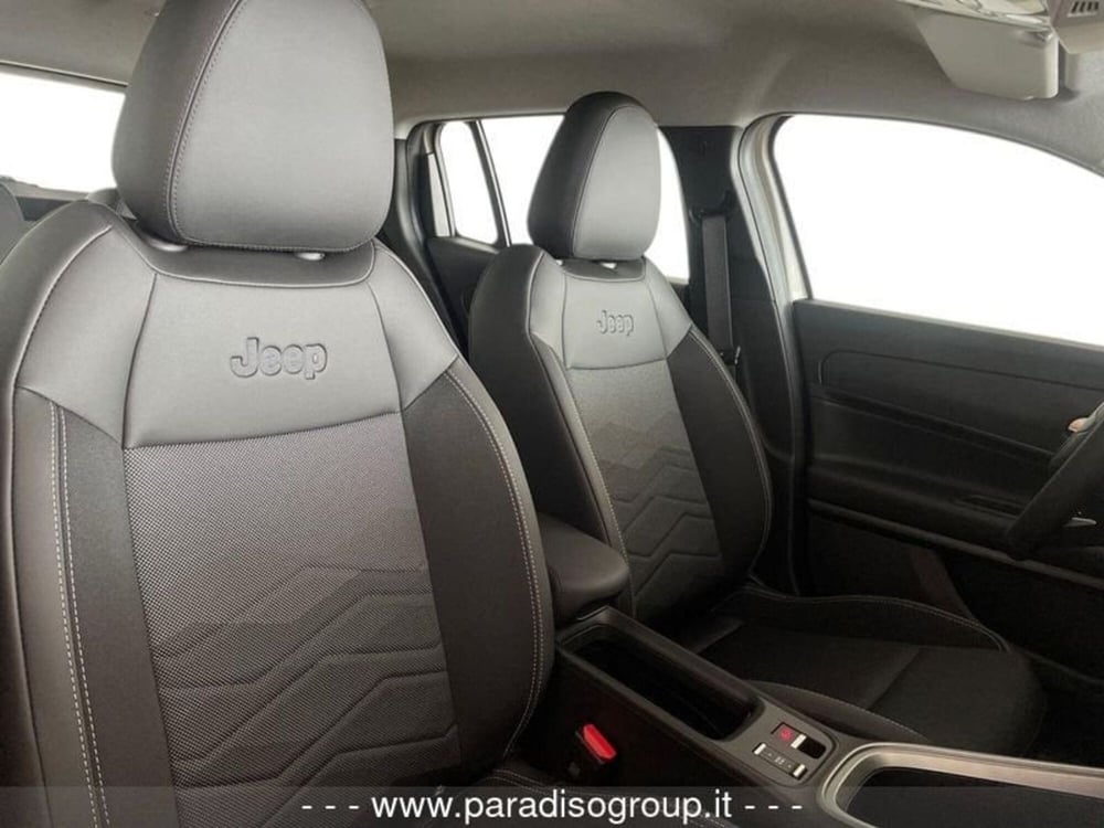 Jeep Avenger nuova a Catanzaro (14)
