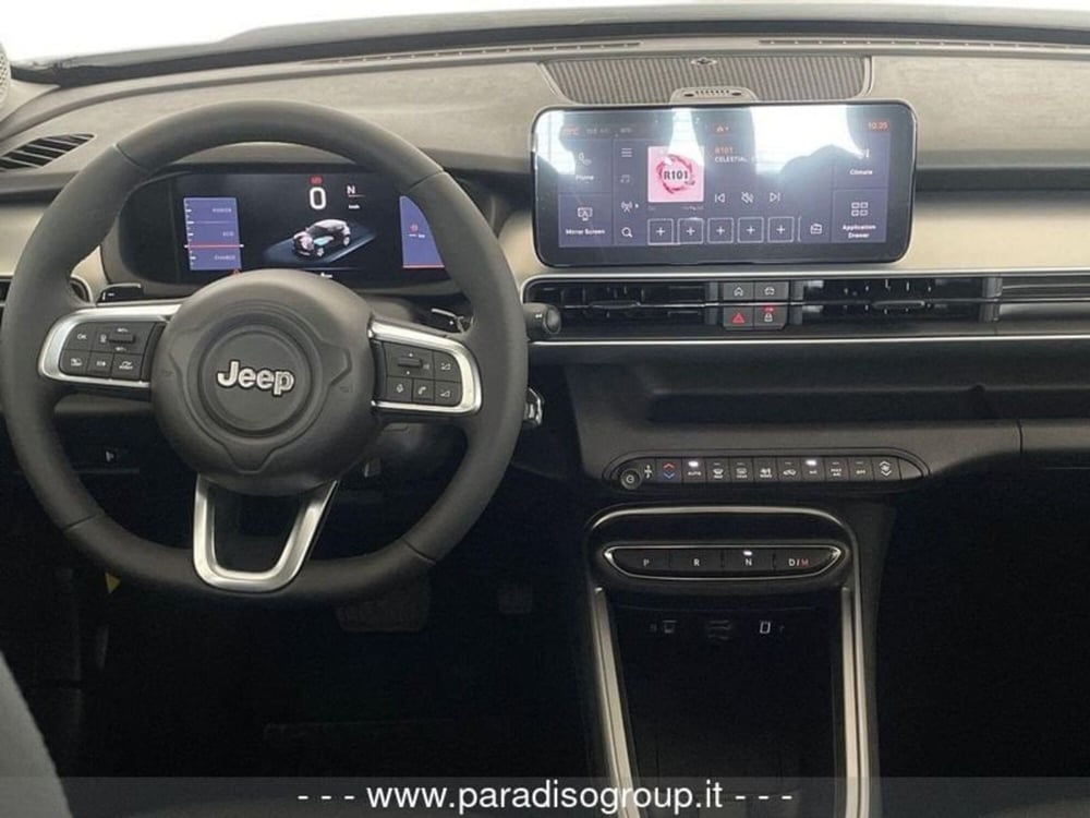 Jeep Avenger nuova a Catanzaro (15)