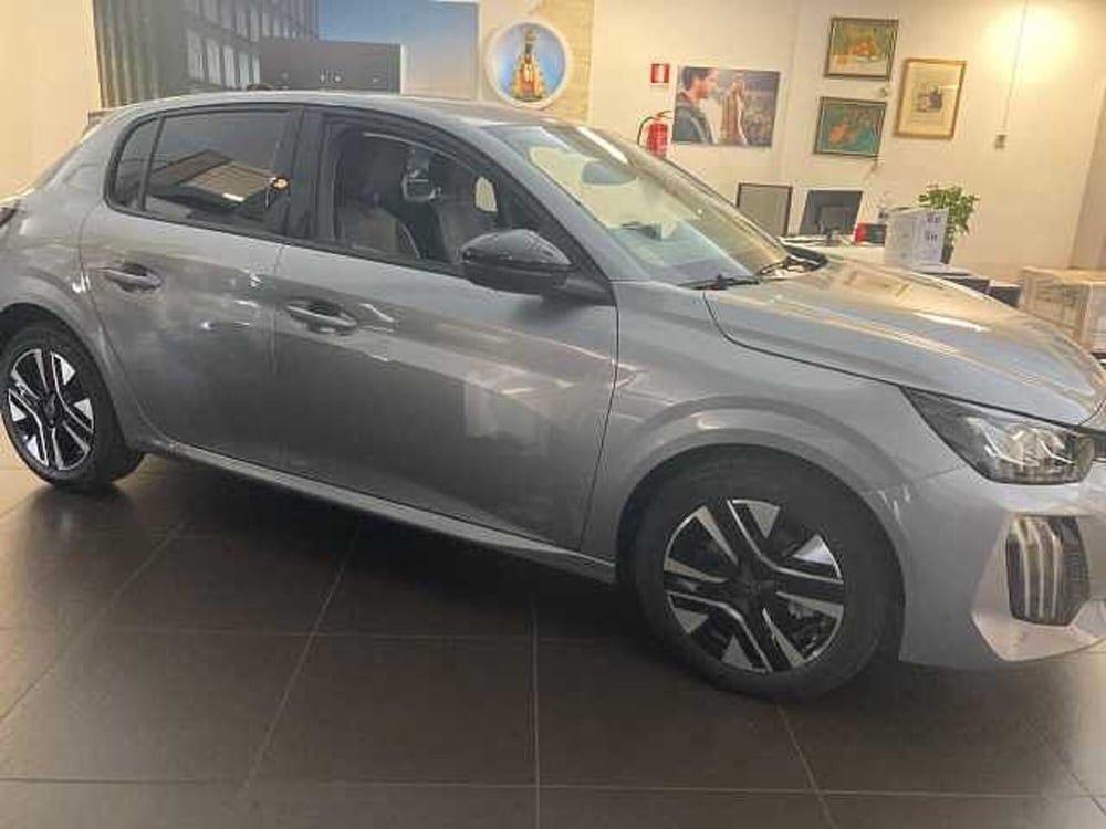 Peugeot 208 nuova a Messina (2)
