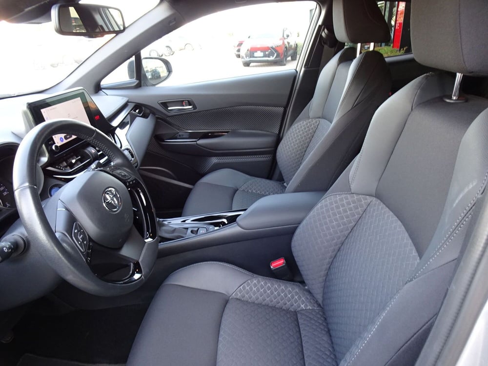 Toyota Toyota C-HR usata a Treviso (11)