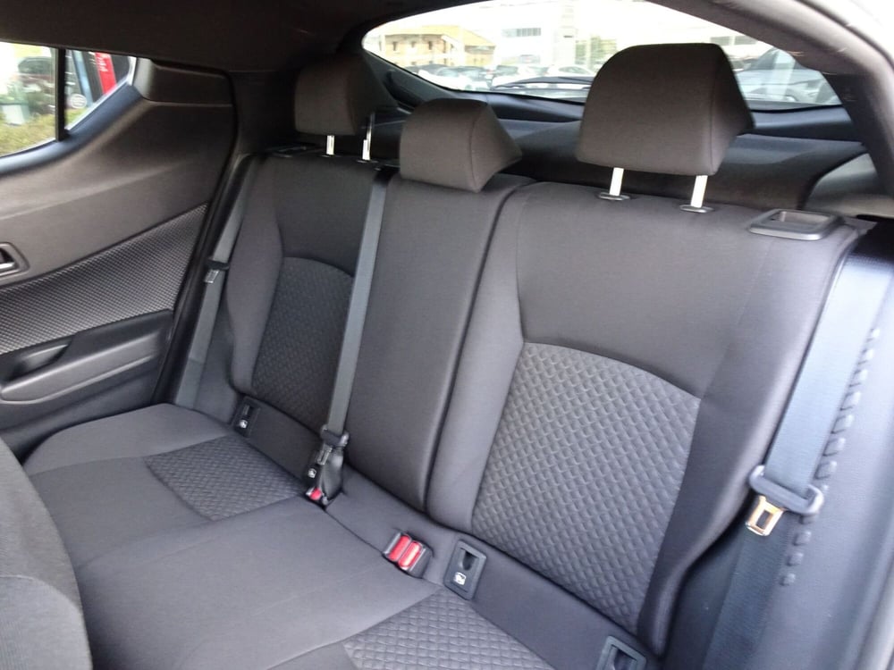 Toyota Toyota C-HR usata a Treviso (13)