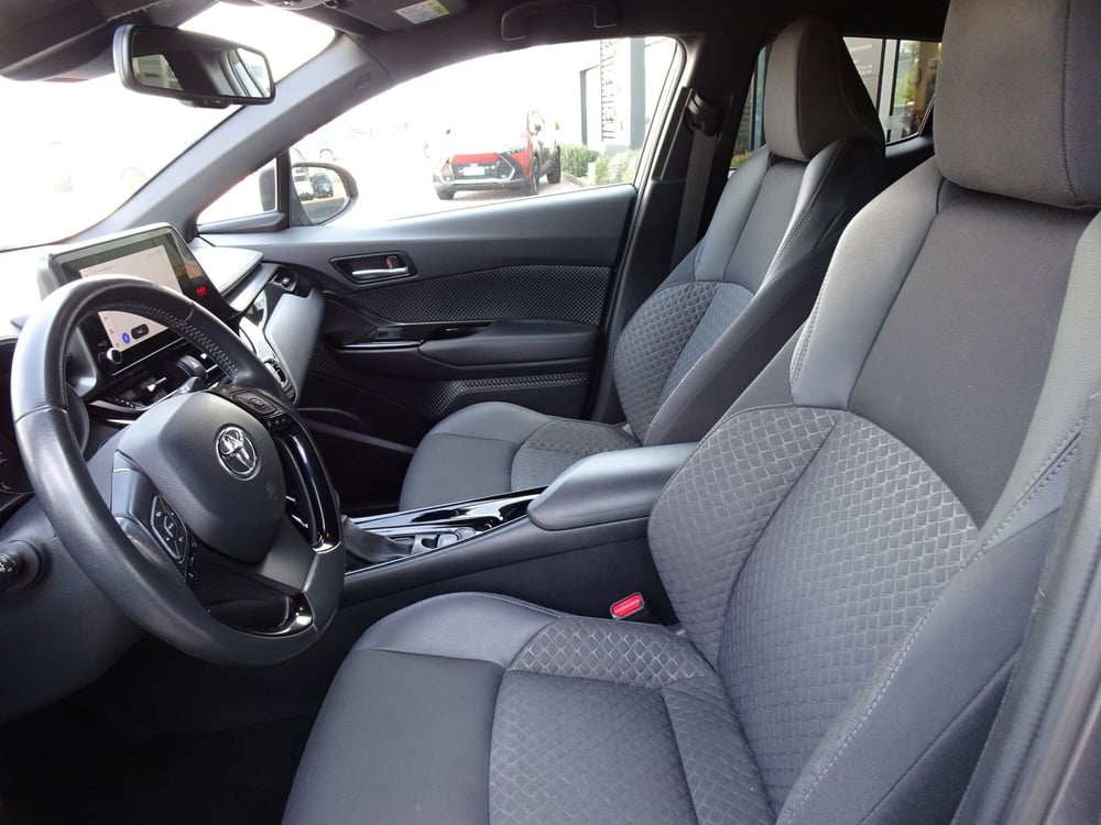 Toyota Toyota C-HR usata a Treviso (8)