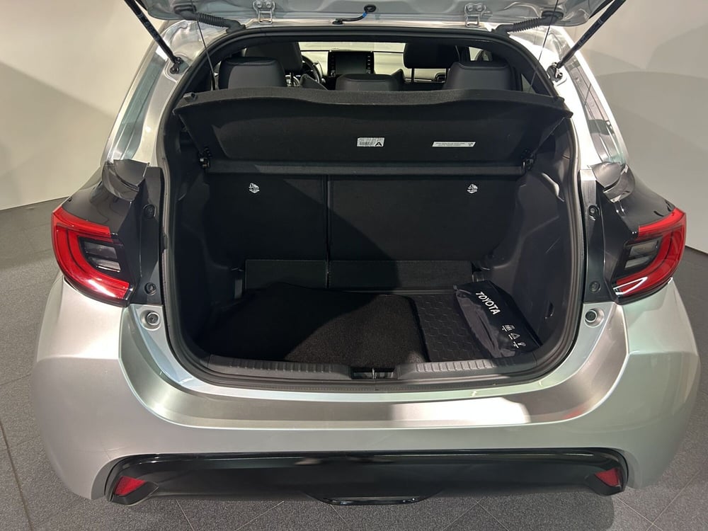 Toyota Yaris usata a Milano (11)