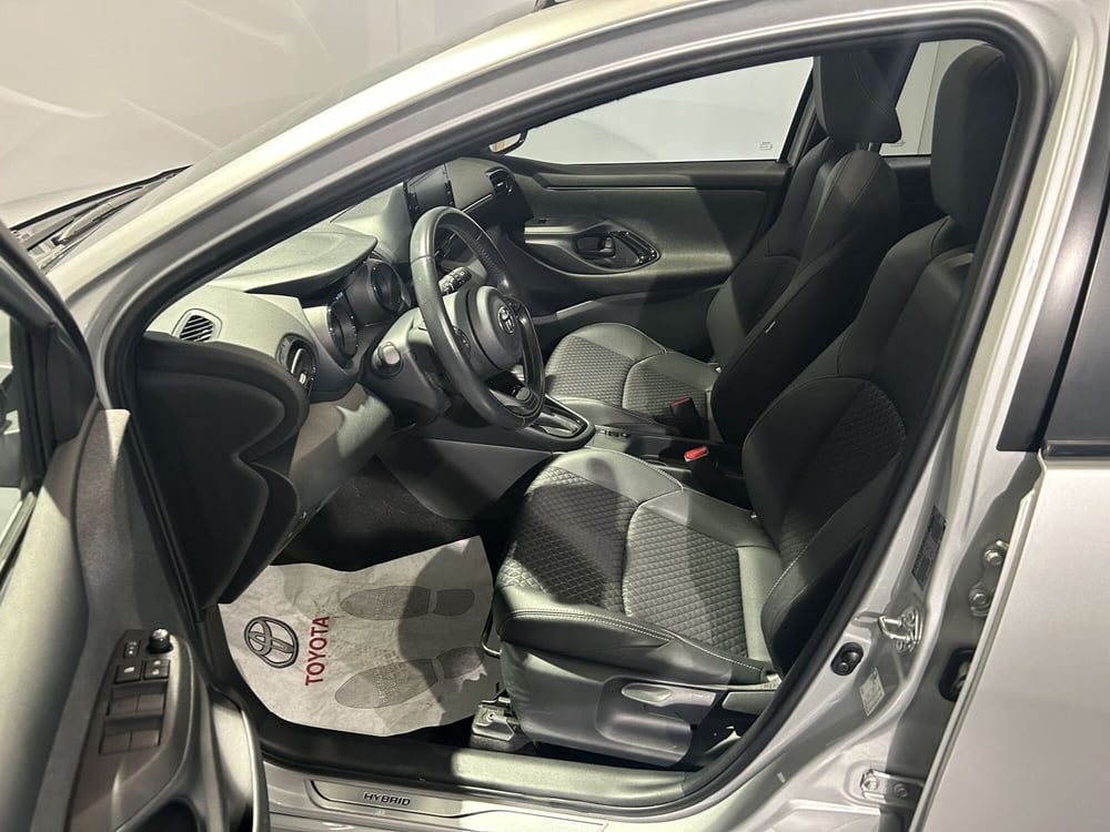 Toyota Yaris usata a Milano (12)