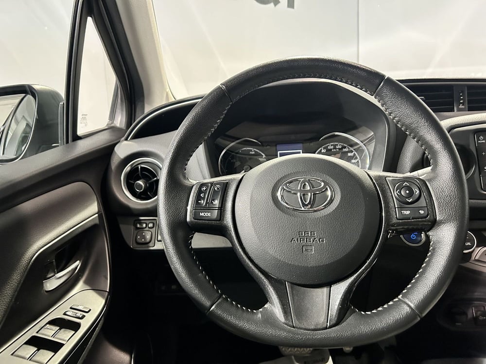 Toyota Yaris usata a Milano (10)