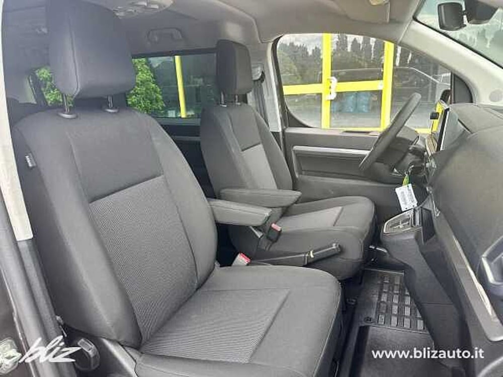 Peugeot Traveller nuova a Udine (12)