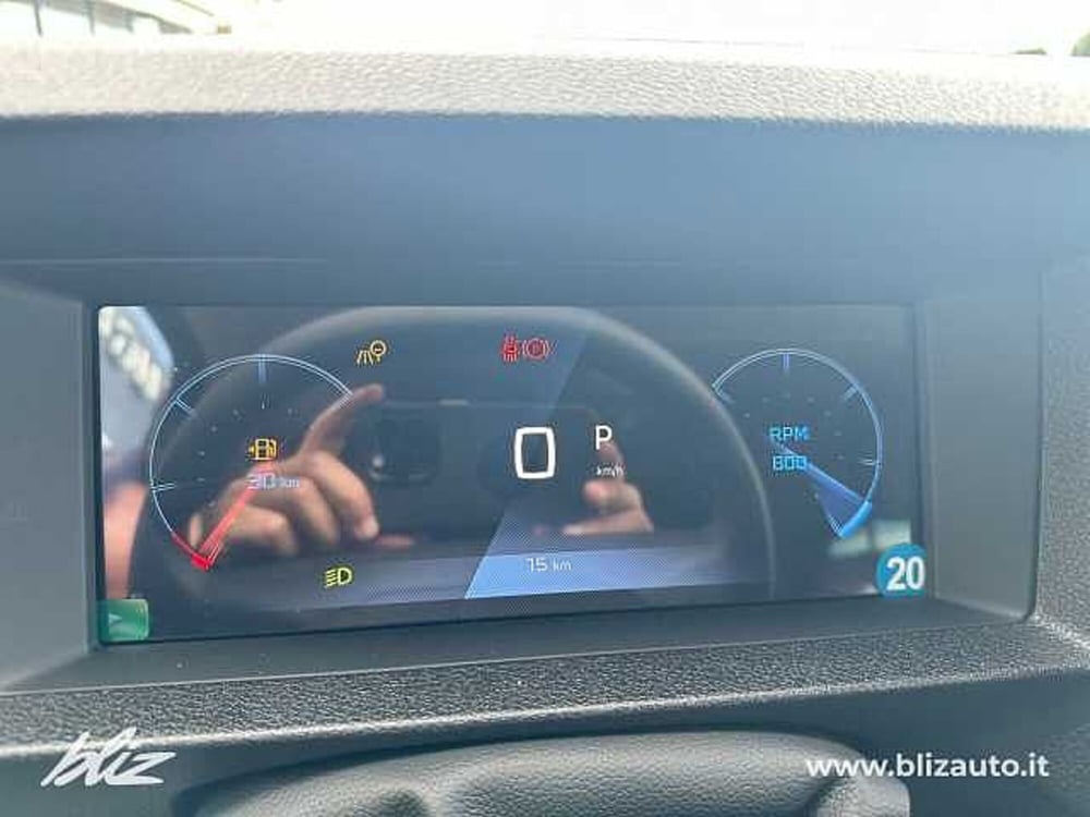 Peugeot Traveller nuova a Udine (15)