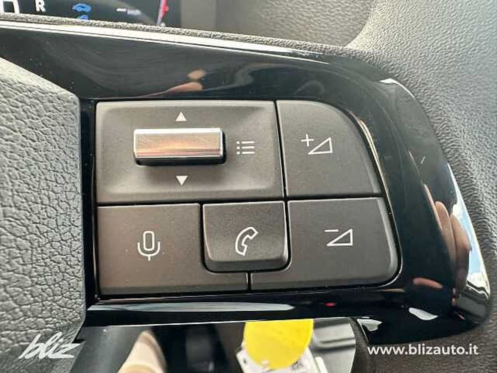 Peugeot Traveller nuova a Udine (18)