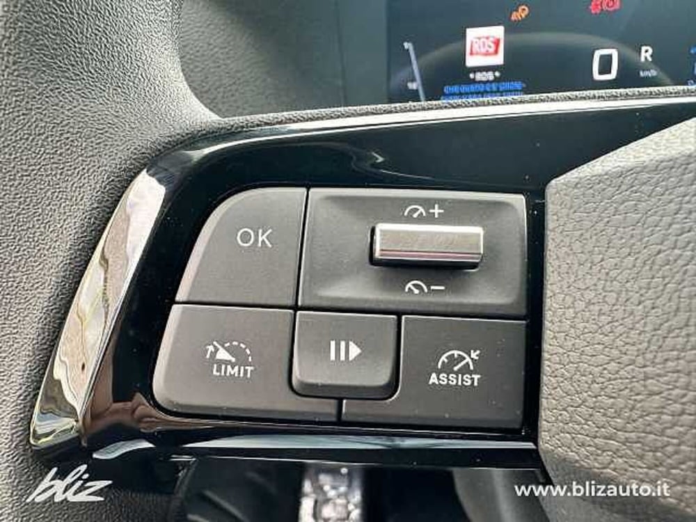 Peugeot Traveller nuova a Udine (19)