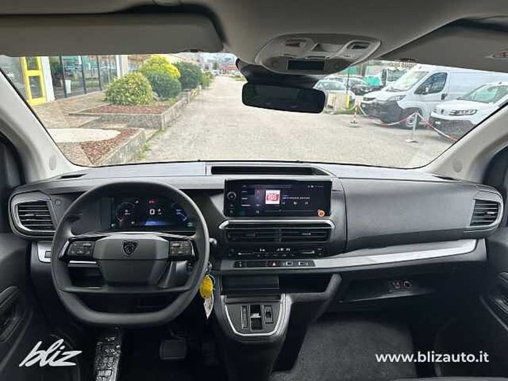 Peugeot Traveller nuova a Udine (8)