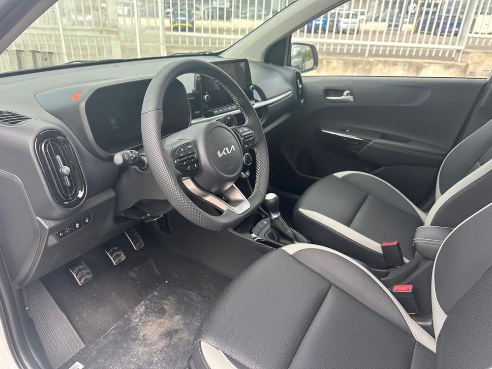 Kia Picanto nuova a Napoli (10)