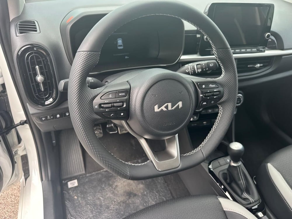 Kia Picanto nuova a Napoli (11)