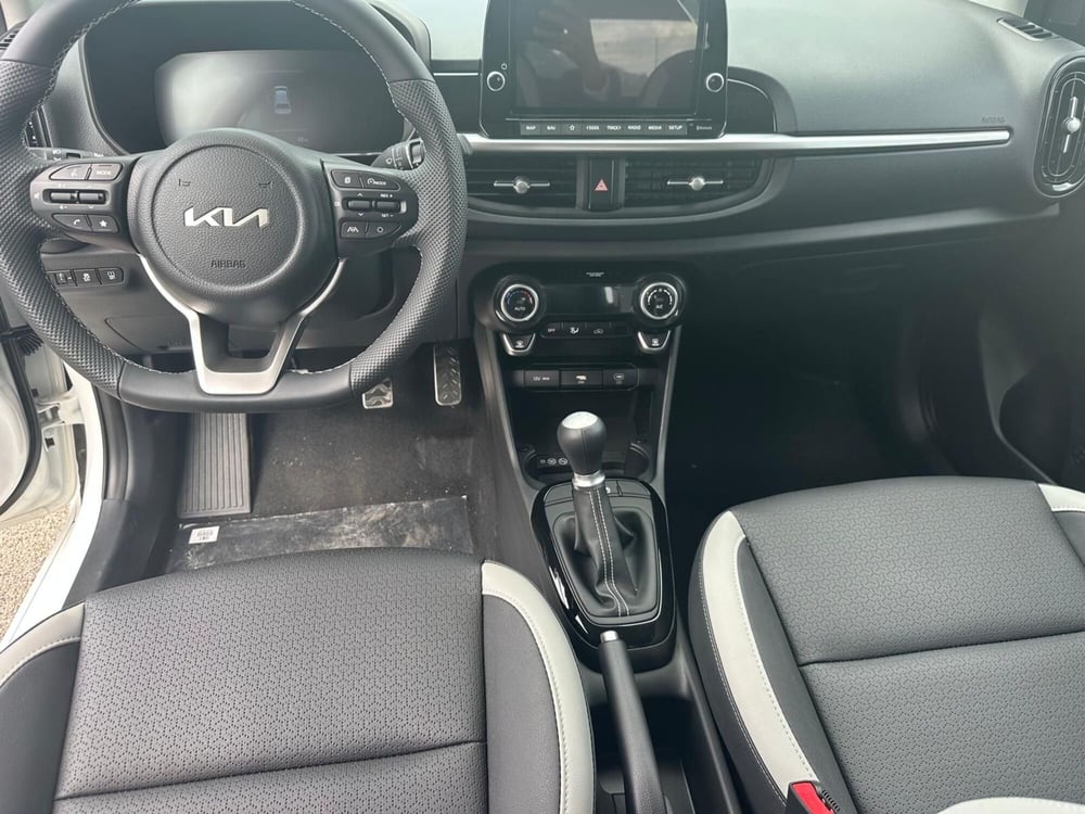 Kia Picanto nuova a Napoli (14)