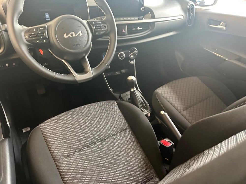 Kia Picanto nuova a Napoli (10)