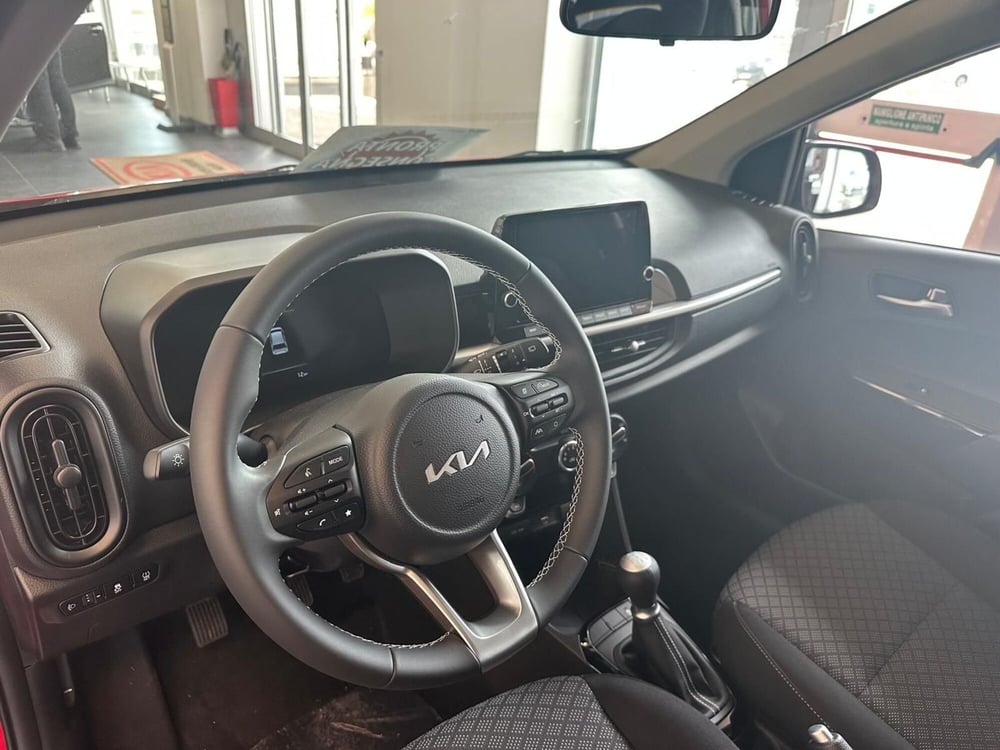 Kia Picanto nuova a Napoli (9)