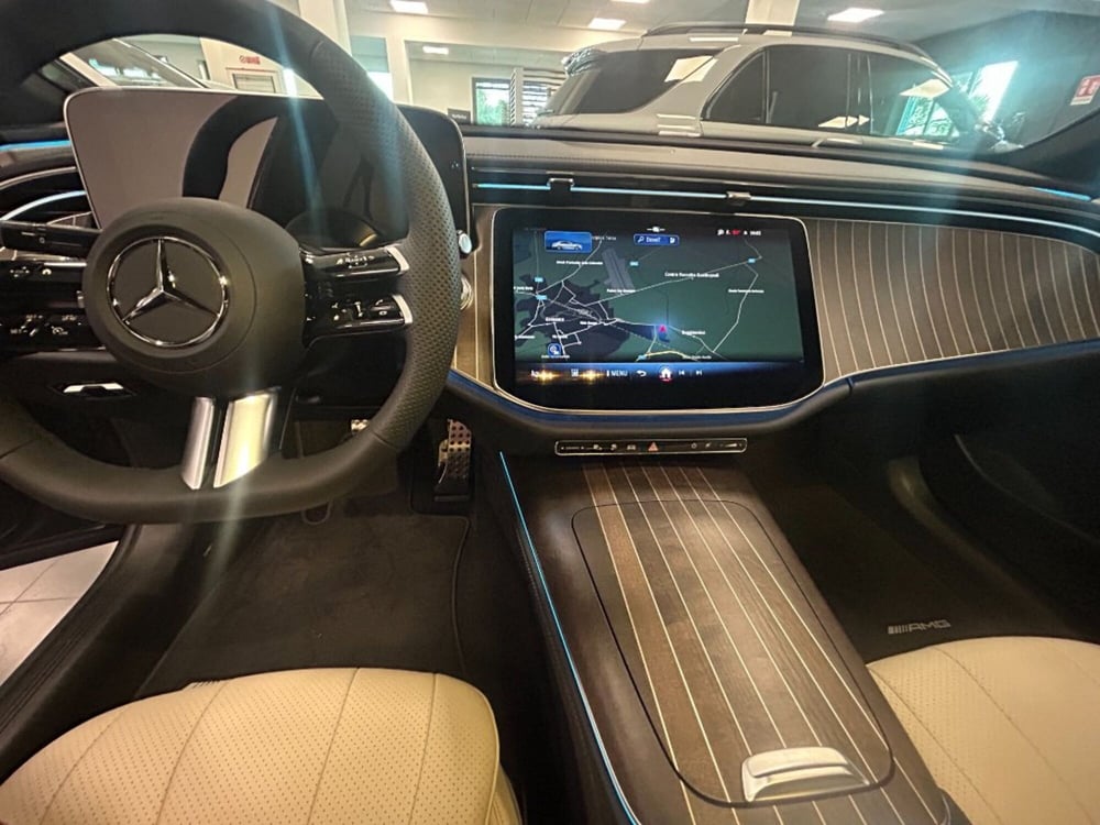 Mercedes-Benz Classe E nuova a Pisa (12)