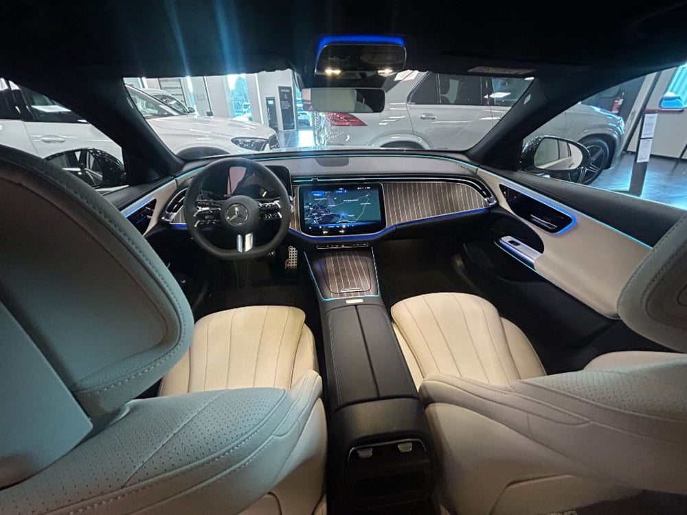 Mercedes-Benz Classe E nuova a Pisa (14)