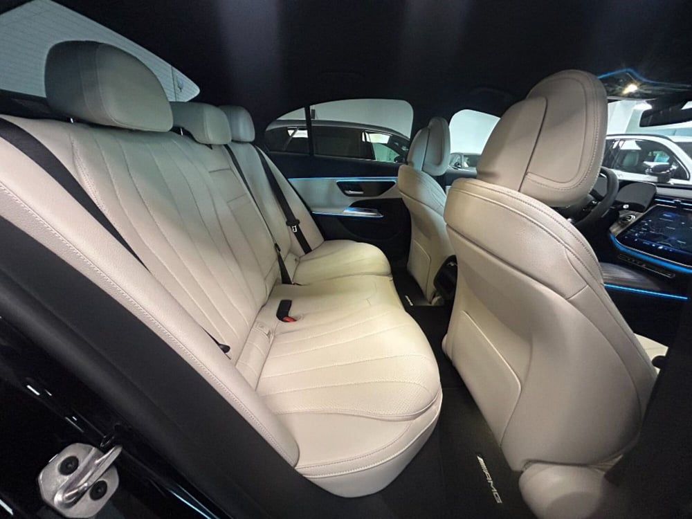 Mercedes-Benz Classe E nuova a Pisa (16)