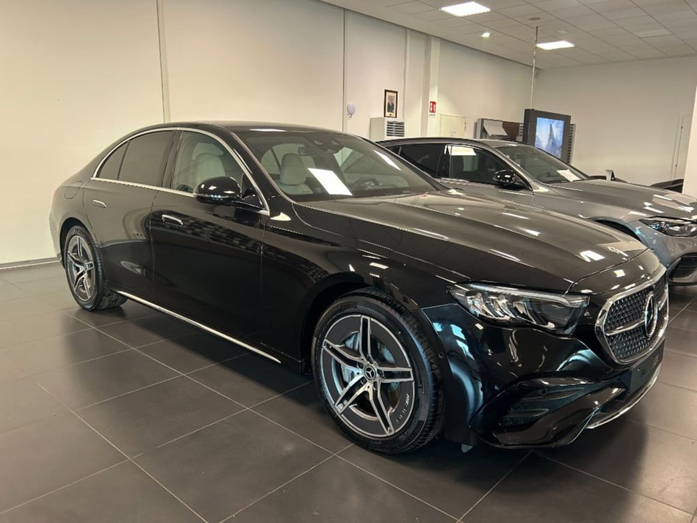 Mercedes-Benz Classe E nuova a Pisa (3)