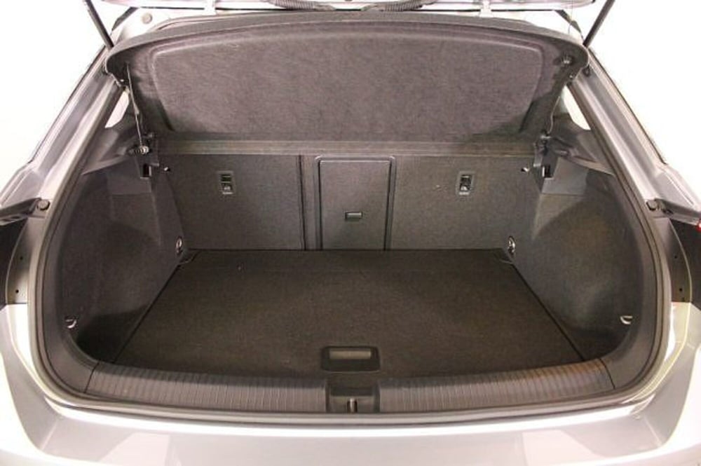 Volkswagen T-Roc Cabrio usata a Novara (11)