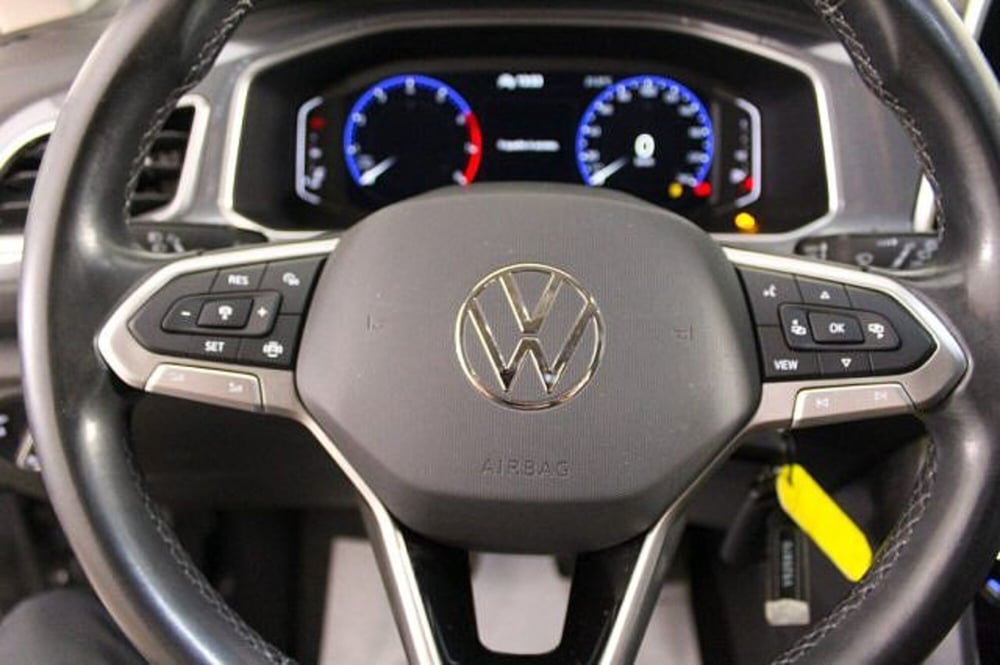 Volkswagen T-Roc Cabrio usata a Novara (15)