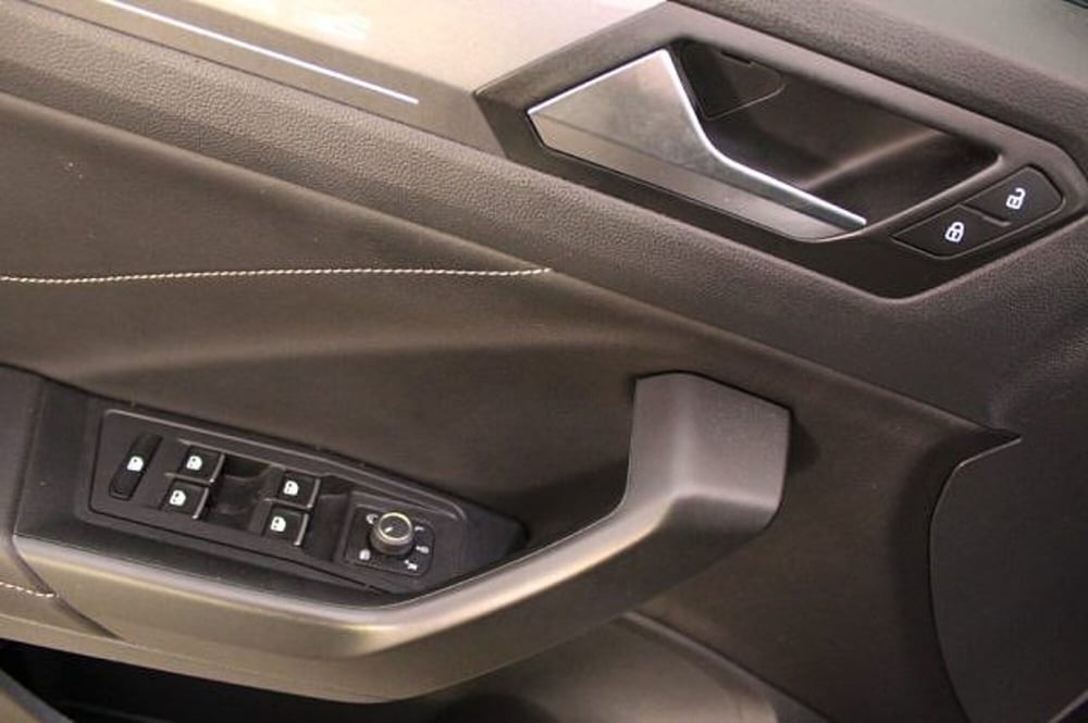 Volkswagen T-Roc Cabrio usata a Novara (16)