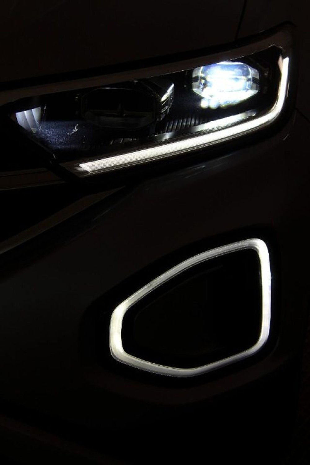 Volkswagen T-Roc Cabrio usata a Novara (17)