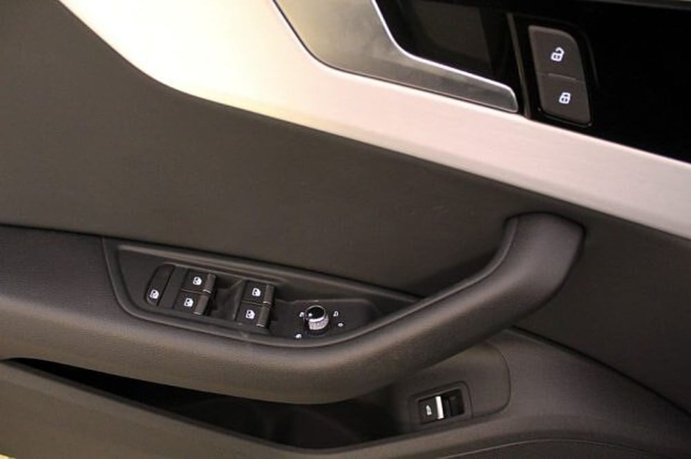 Audi A4 Avant usata a Novara (9)