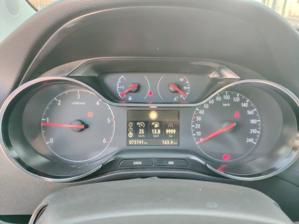 Opel Crossland X usata a Massa-Carrara (9)
