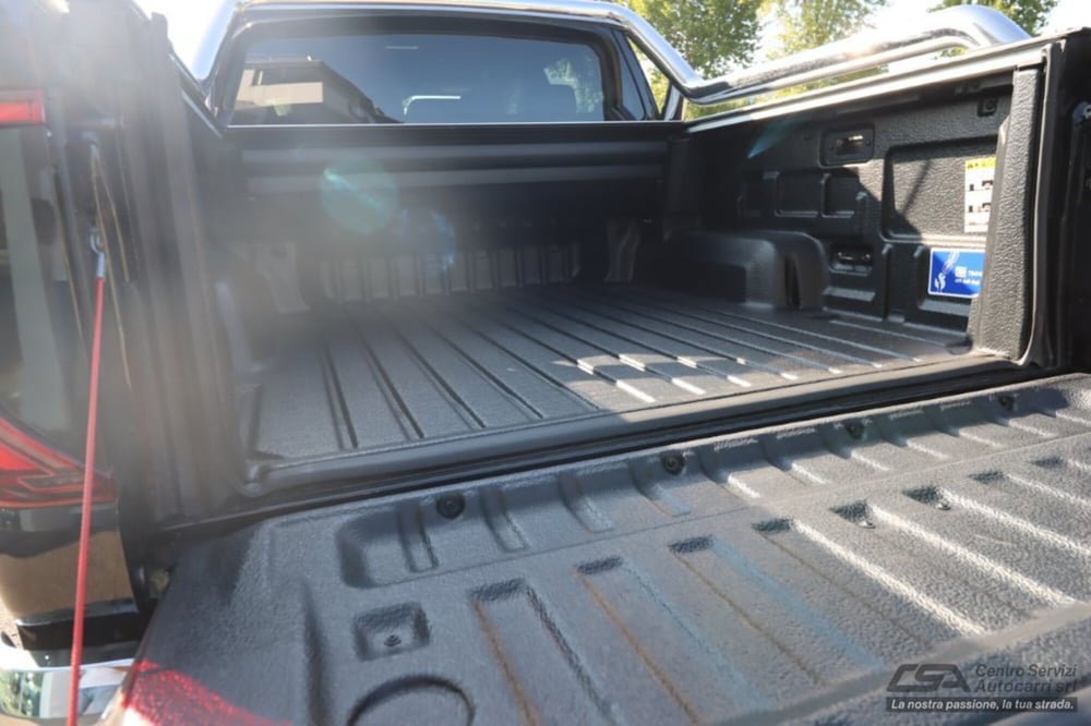 Volkswagen Amarok nuova a Bologna (8)