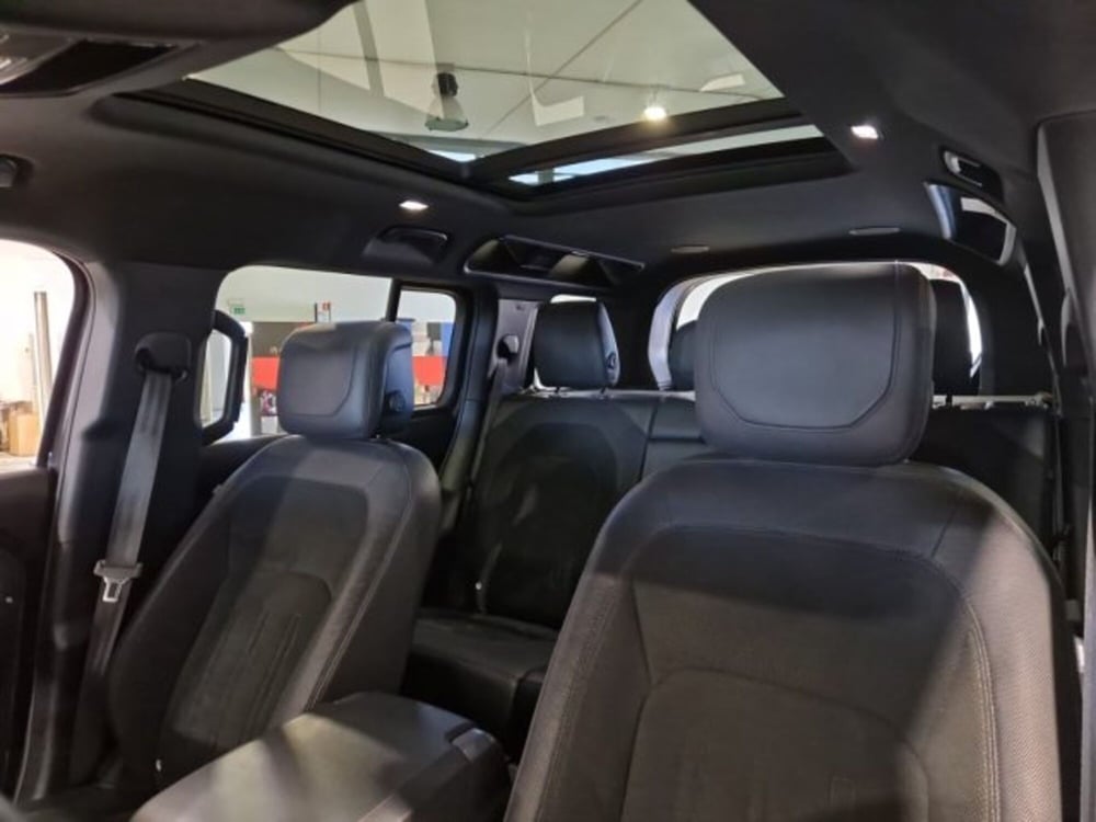 Land Rover Defender usata a Livorno (14)