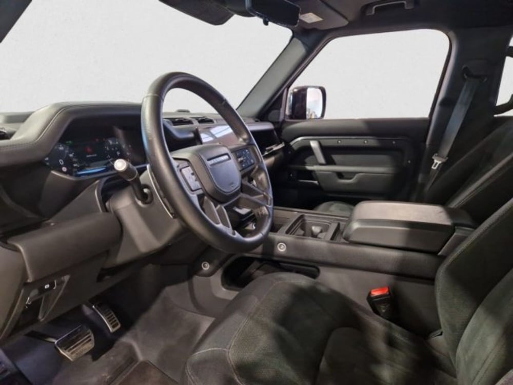 Land Rover Defender usata a Livorno (17)