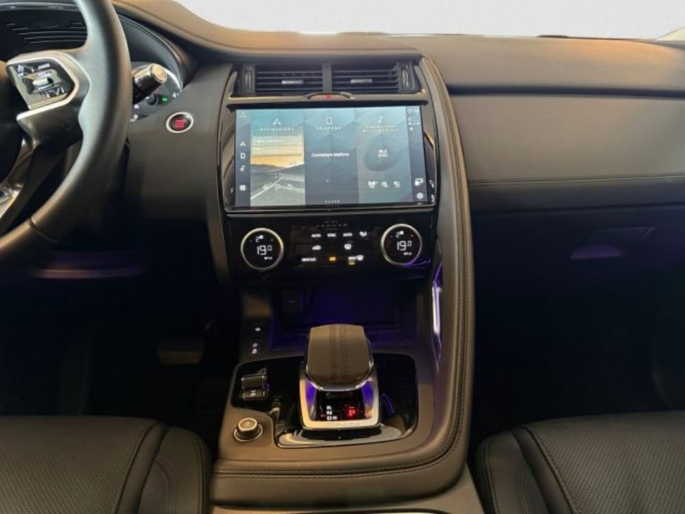 Jaguar E-Pace usata a Livorno (15)