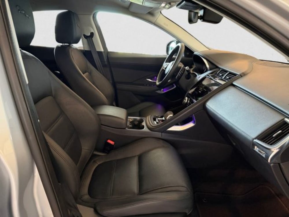 Jaguar E-Pace usata a Livorno (4)