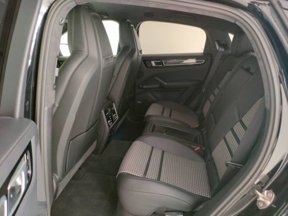Porsche Cayenne usata a Teramo (13)
