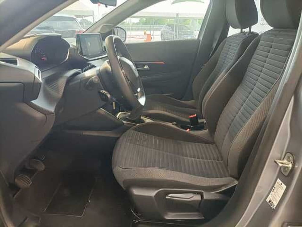 Peugeot 208 usata a Venezia (13)