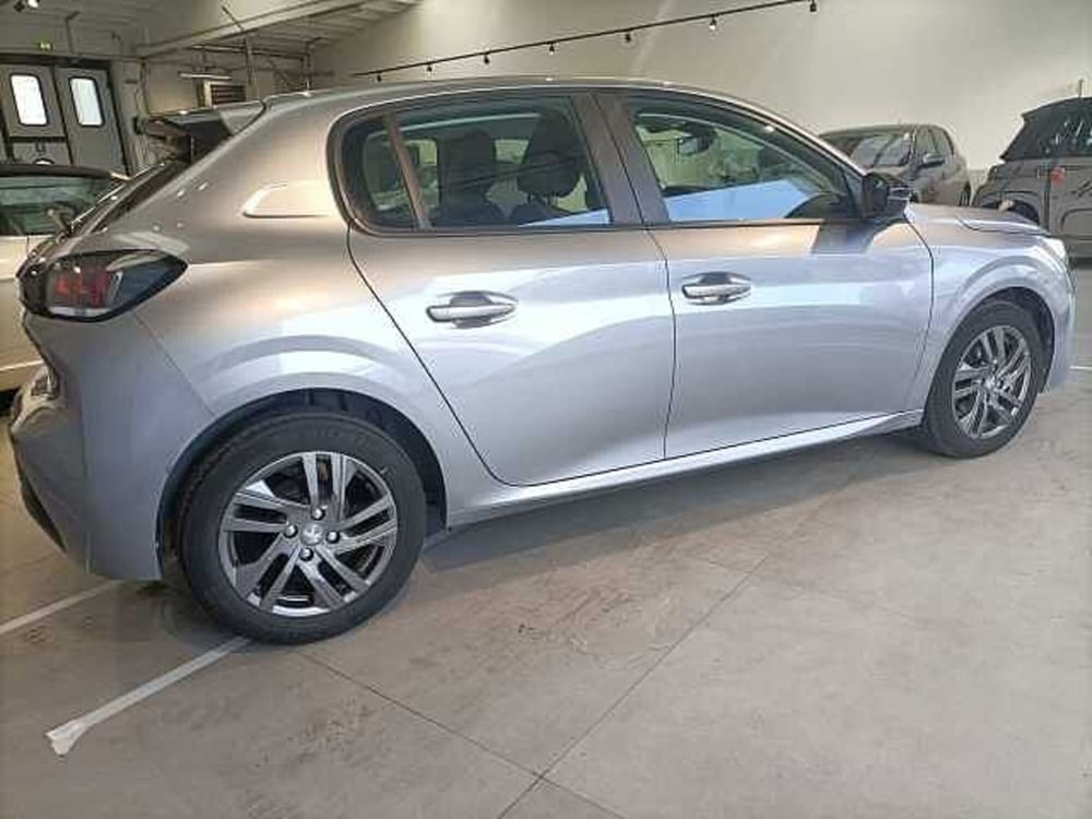 Peugeot 208 usata a Venezia (8)