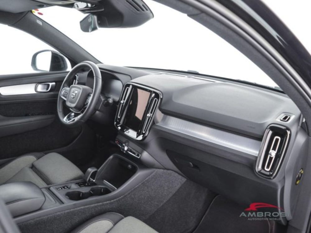 Volvo XC40 usata a Perugia (12)