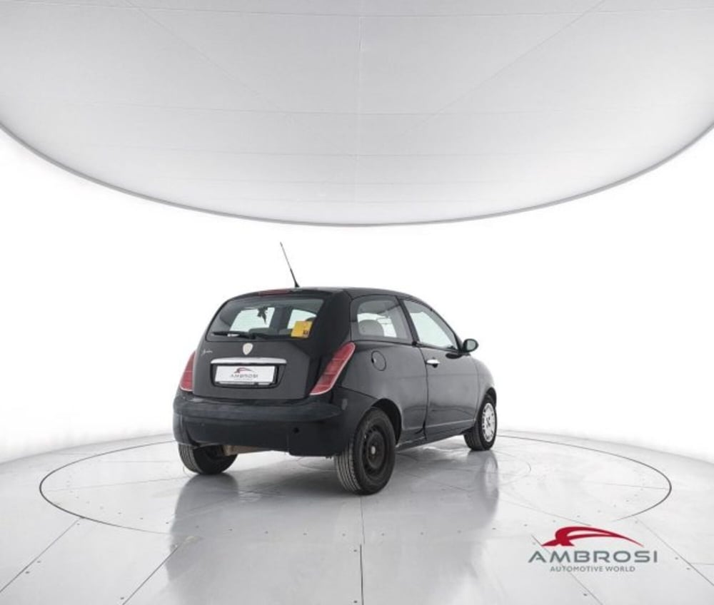 Lancia Ypsilon usata a Perugia (3)