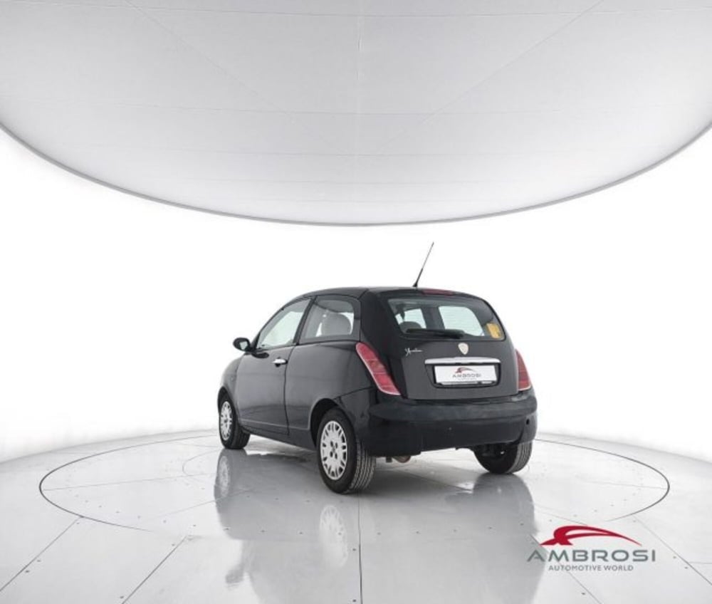Lancia Ypsilon usata a Perugia (4)