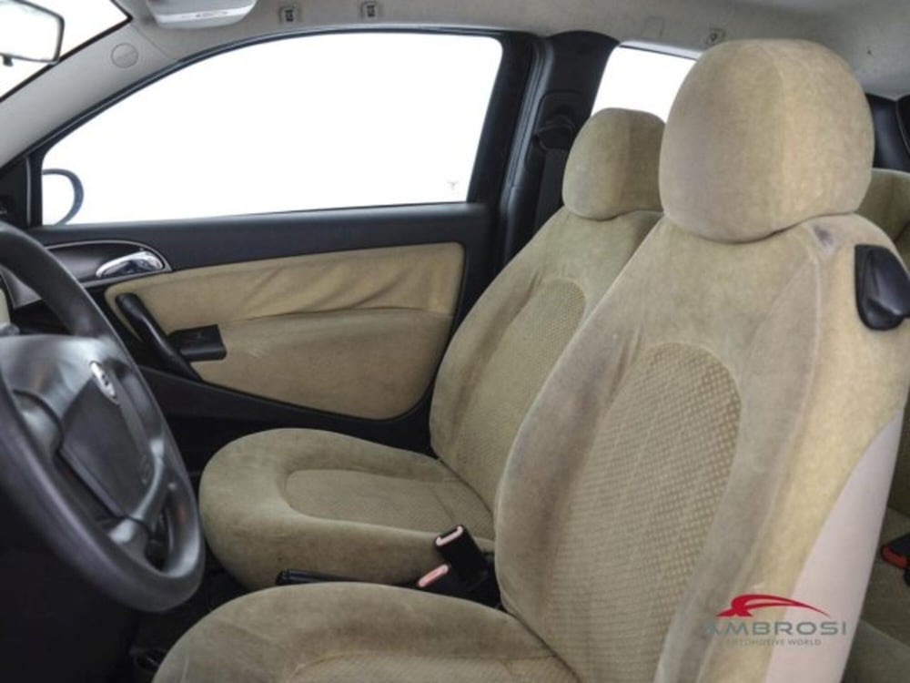 Lancia Ypsilon usata a Perugia (9)