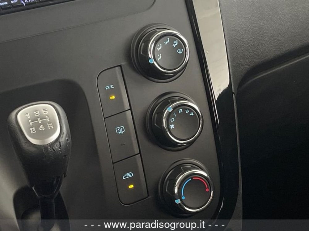 Mahindra KUV100 usata a Catanzaro (17)