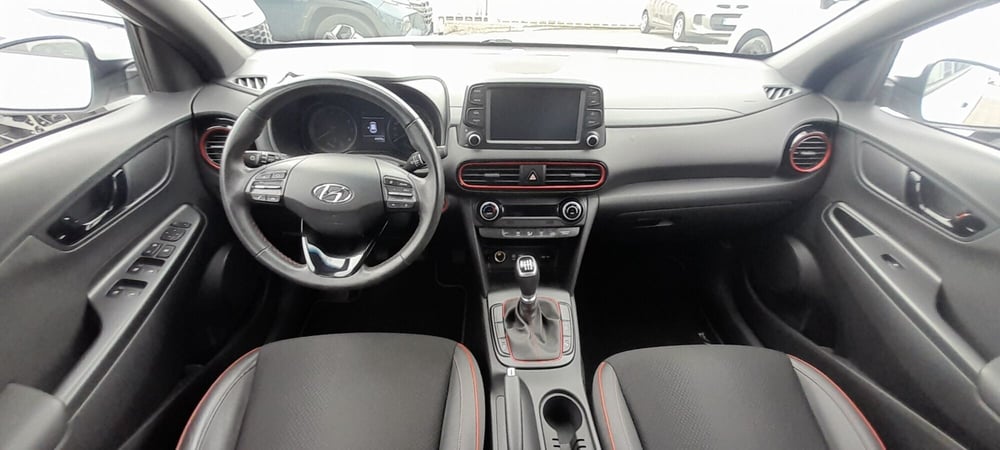 Hyundai Kona usata a Cosenza (11)