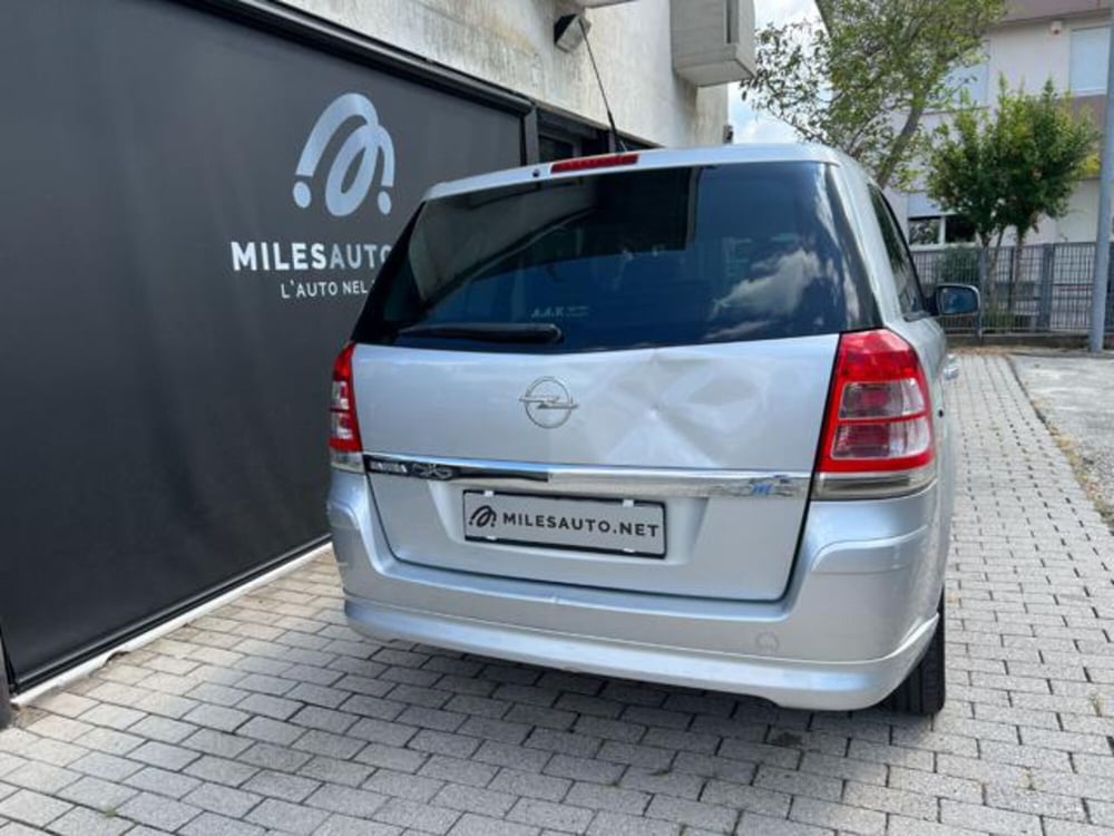 Opel Zafira usata a Padova (12)