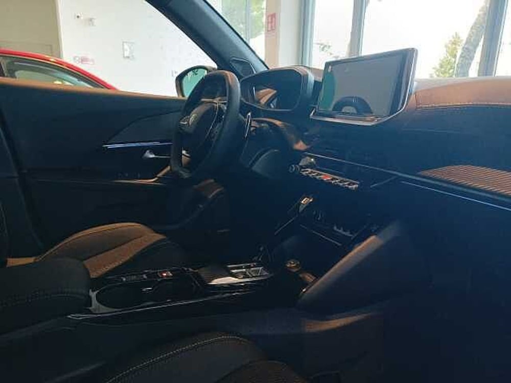 Peugeot 2008 nuova a Forlì-Cesena (9)