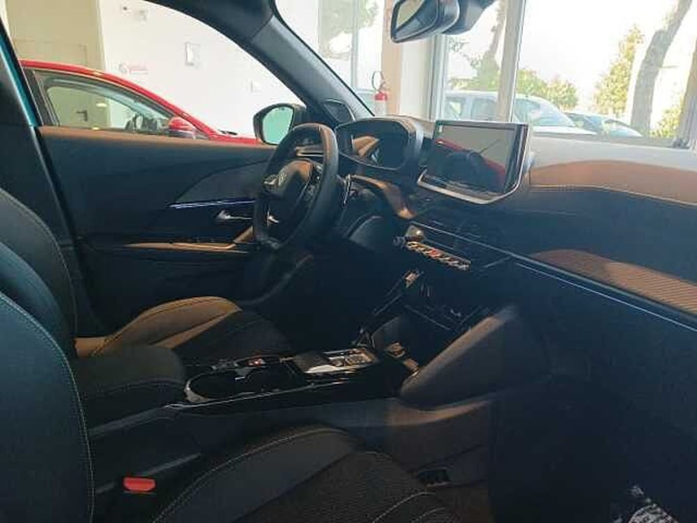 Peugeot 2008 nuova a Forlì-Cesena (9)