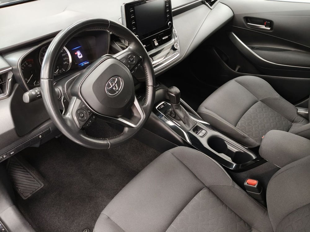 Toyota Corolla Touring Sports usata a Roma (13)